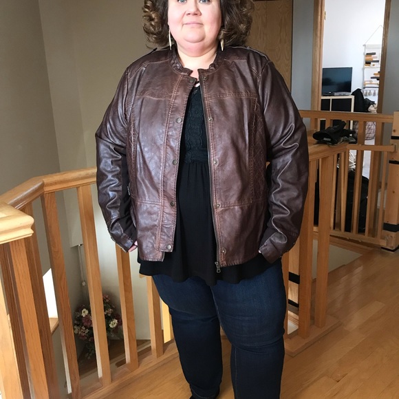 Maurice’s brown jacket - Picture 4 of 4